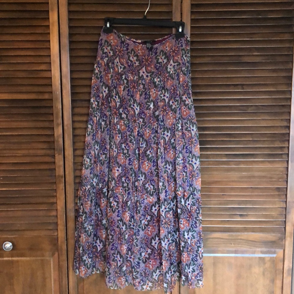 Silk pleated skirt by Saja - size 4 -  Rich autumn colors